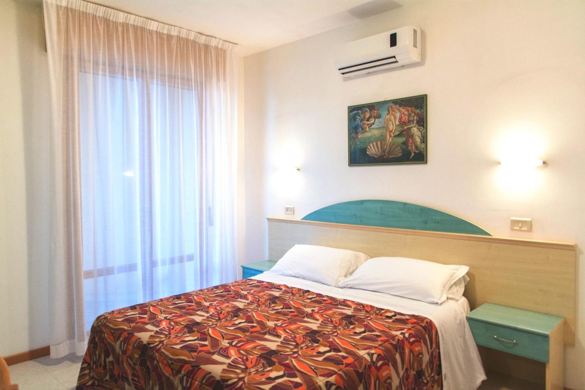 Aparthotel Costa Paradiso Лидо Адриано Екстериор снимка