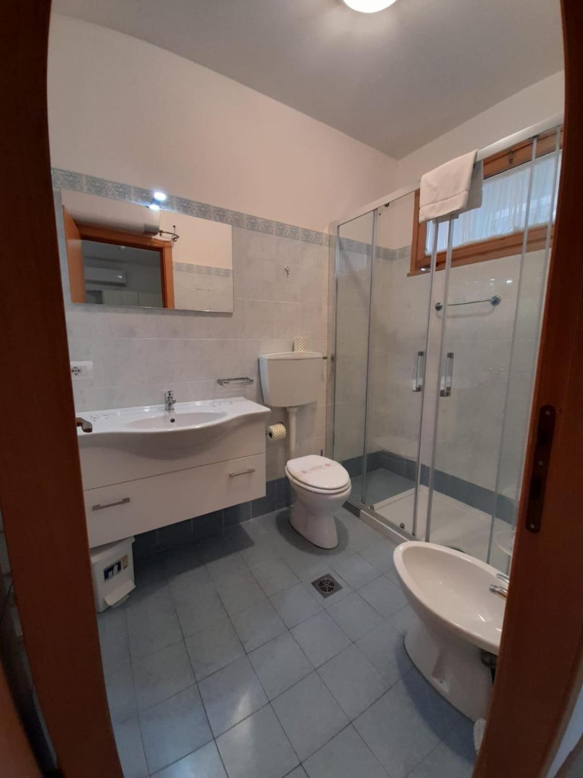 Aparthotel Costa Paradiso Лидо Адриано Екстериор снимка
