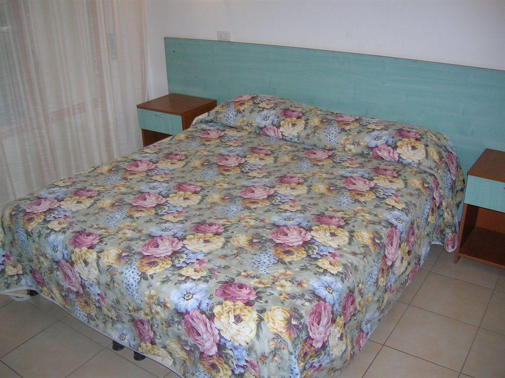 Aparthotel Costa Paradiso Лидо Адриано Екстериор снимка