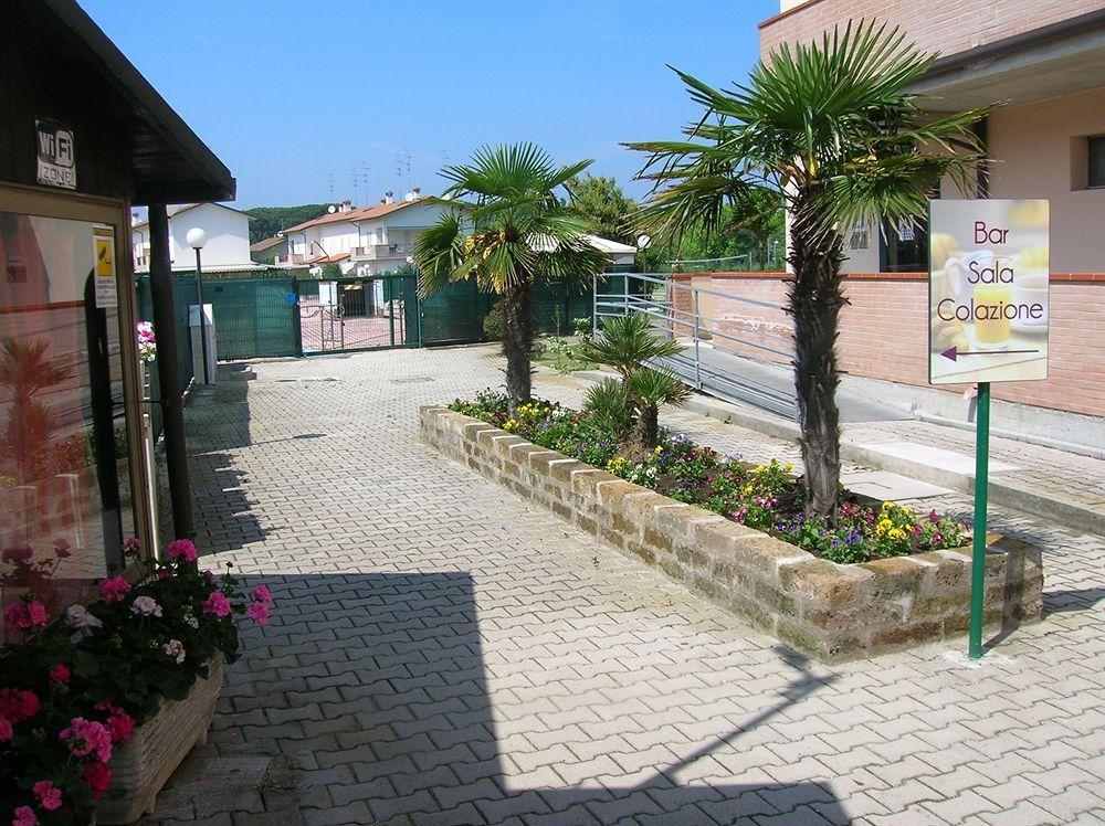 Aparthotel Costa Paradiso Лидо Адриано Екстериор снимка