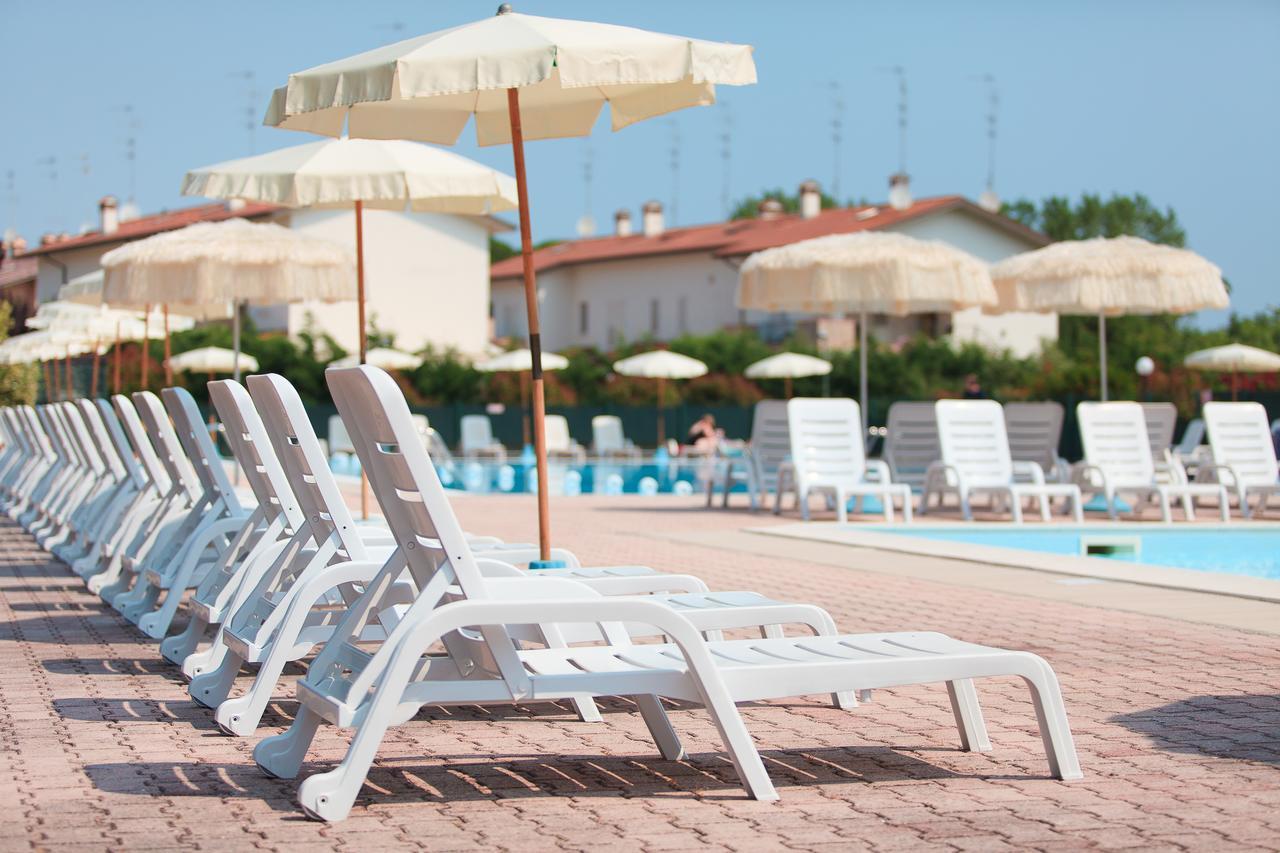 Aparthotel Costa Paradiso Лидо Адриано Екстериор снимка