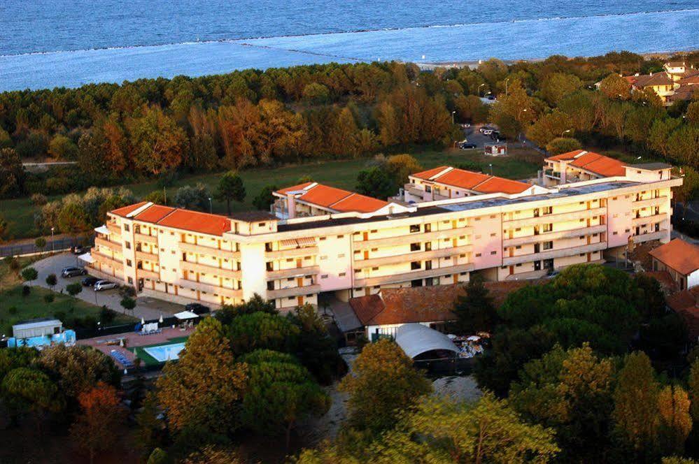 Aparthotel Costa Paradiso Лидо Адриано Екстериор снимка
