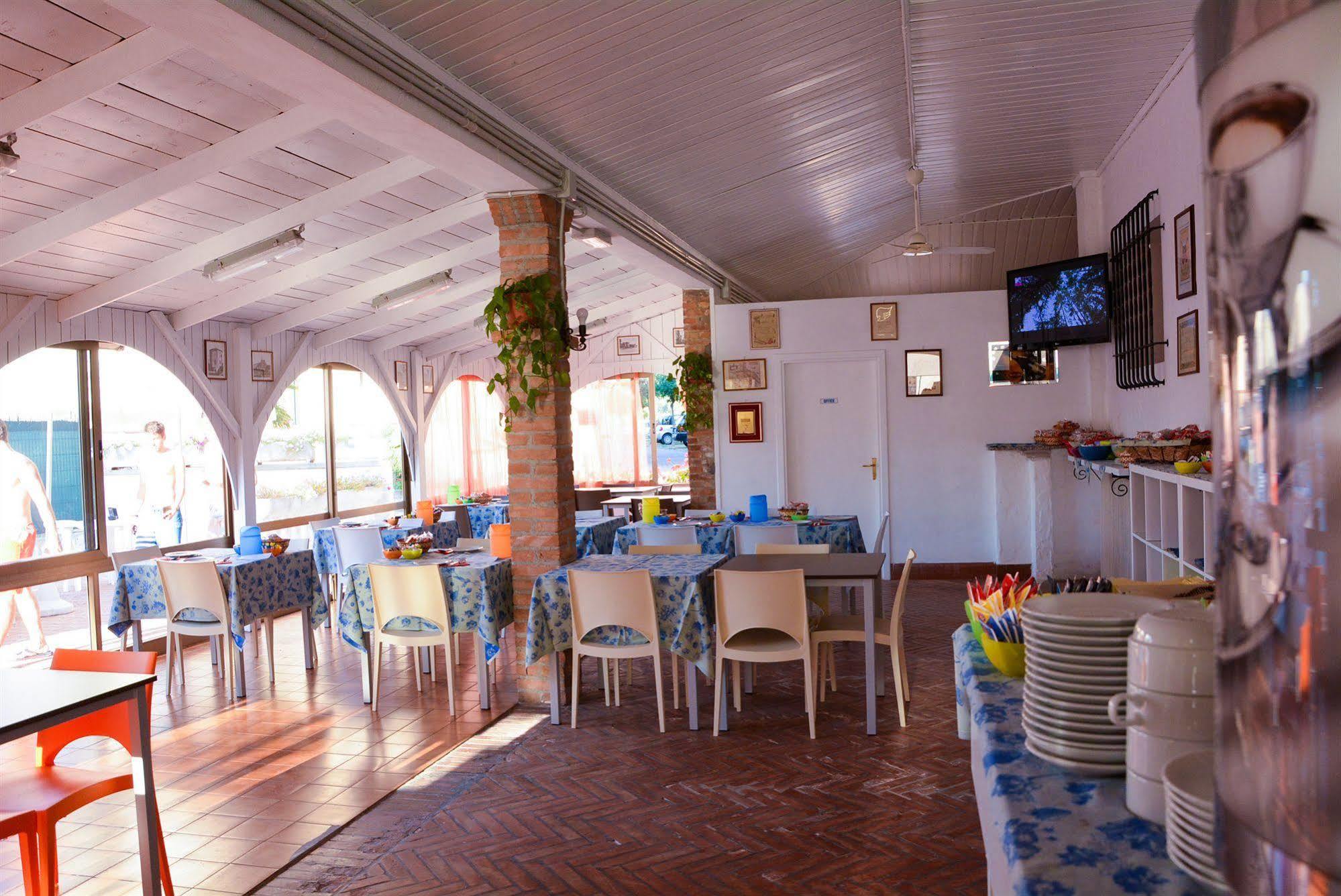 Aparthotel Costa Paradiso Лидо Адриано Екстериор снимка