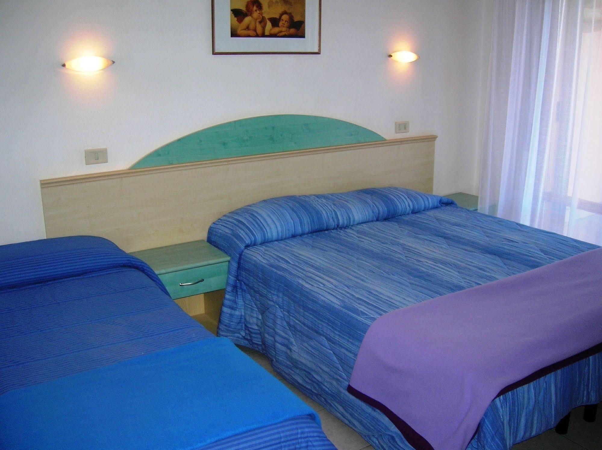 Aparthotel Costa Paradiso Лидо Адриано Екстериор снимка