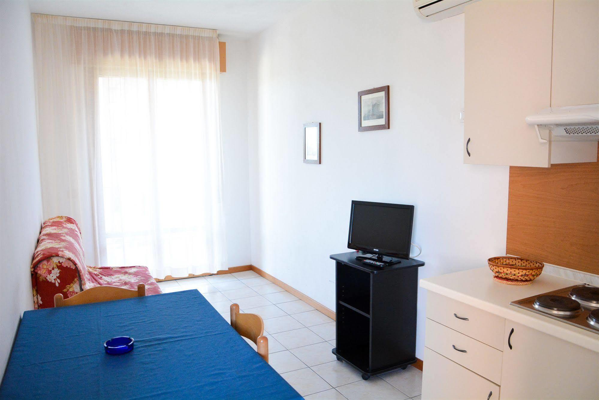 Aparthotel Costa Paradiso Лидо Адриано Екстериор снимка