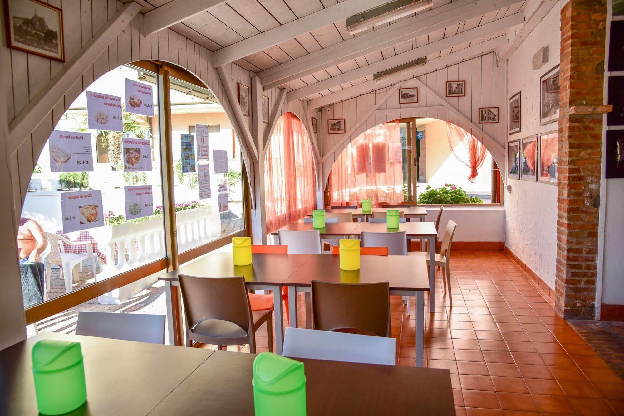 Aparthotel Costa Paradiso Лидо Адриано Екстериор снимка