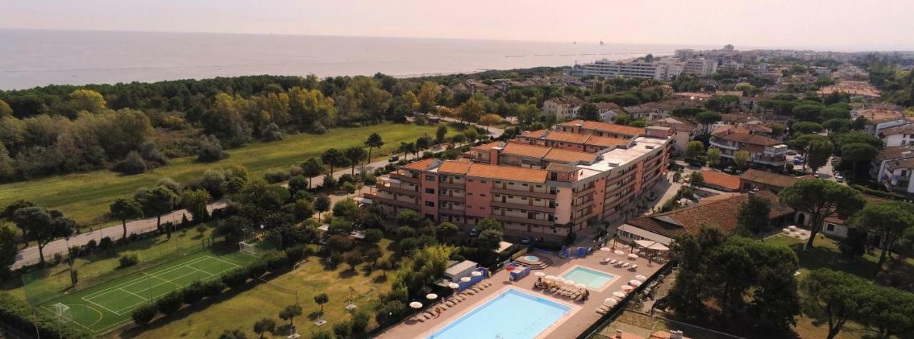 Aparthotel Costa Paradiso Лидо Адриано Екстериор снимка