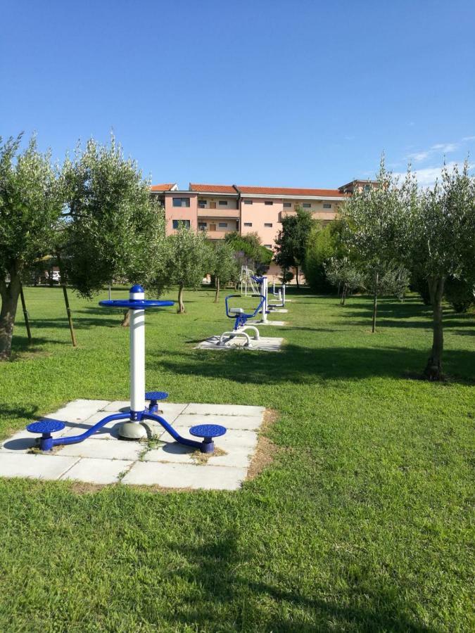 Aparthotel Costa Paradiso Лидо Адриано Екстериор снимка